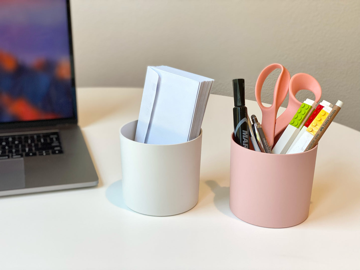 Flexible plastic pot